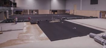 Screenshot video aanleg vloer sporthal Amerena - Amersfoort Vernieuwt